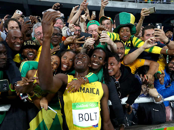 usain-bolt-wins-200m-selfies-inline.jpg